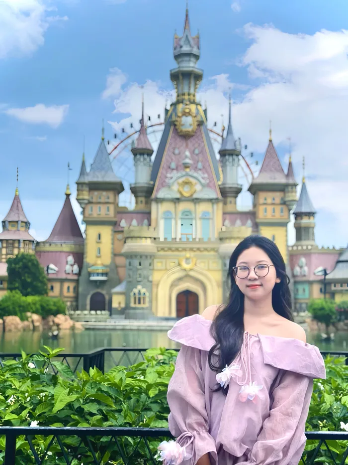Dàn trai xinh gái đẹp “nhả vía” cho 2k6 đỗ đại học chuẩn xịn con nhà người  ta | Yeah1 News