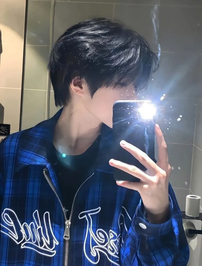 2030+ Ảnh Trai Đẹp Che Mặt 2K7 Với Outfit Cực Chất - Thưởng Thức Âm Nhạc  Hello - Trung Tâm Hello