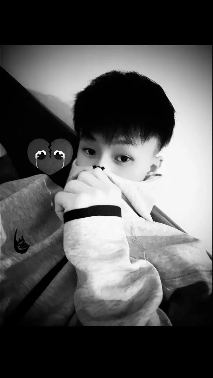 Ảnh Trai Đẹp 2k8 Che Mặt Boy Phố