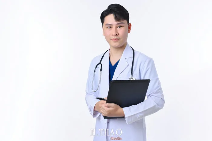 Tổng hợp hình ảnh profile bác sĩ nam nữ đẹp, chuyên nghiệp