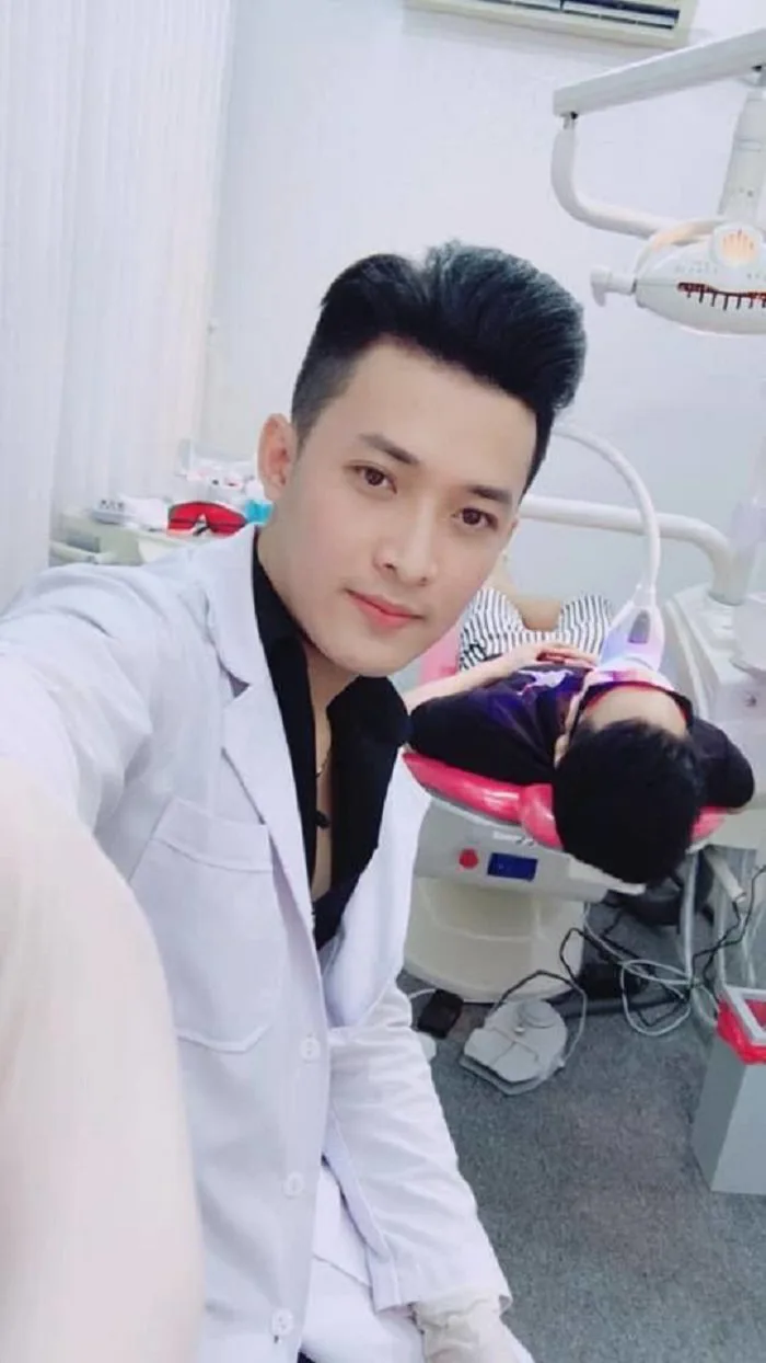 Ảnh: 'Hồn siêu phách lạc' trước vẻ đẹp vạn người mê của các bác sĩ nam thần