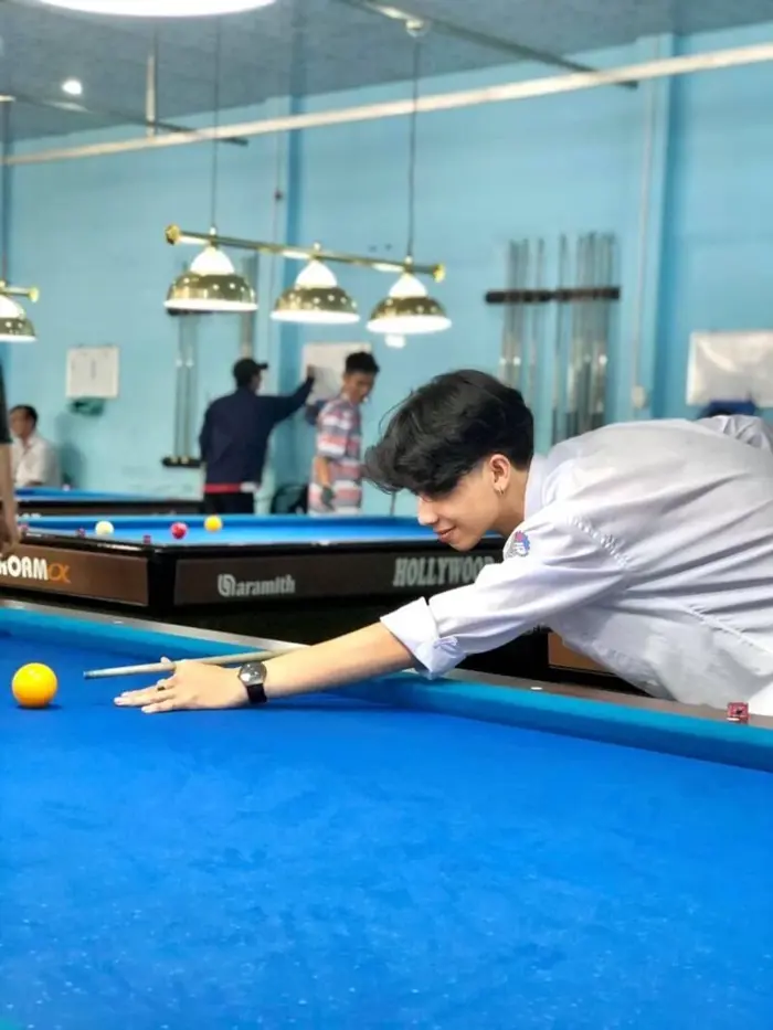 Top 50+ ảnh trai đẹp đánh bida ngầu nhất 2026 chuẩn soái ca sân cơ