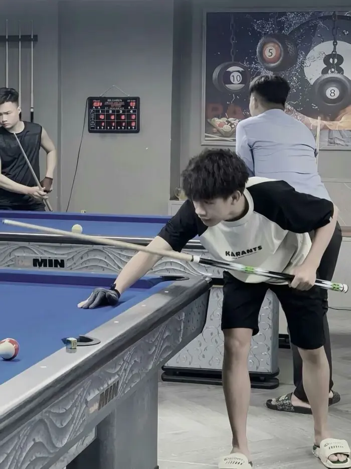 Top 50+ ảnh trai đẹp đánh bida ngầu nhất 2026 chuẩn soái ca sân cơ