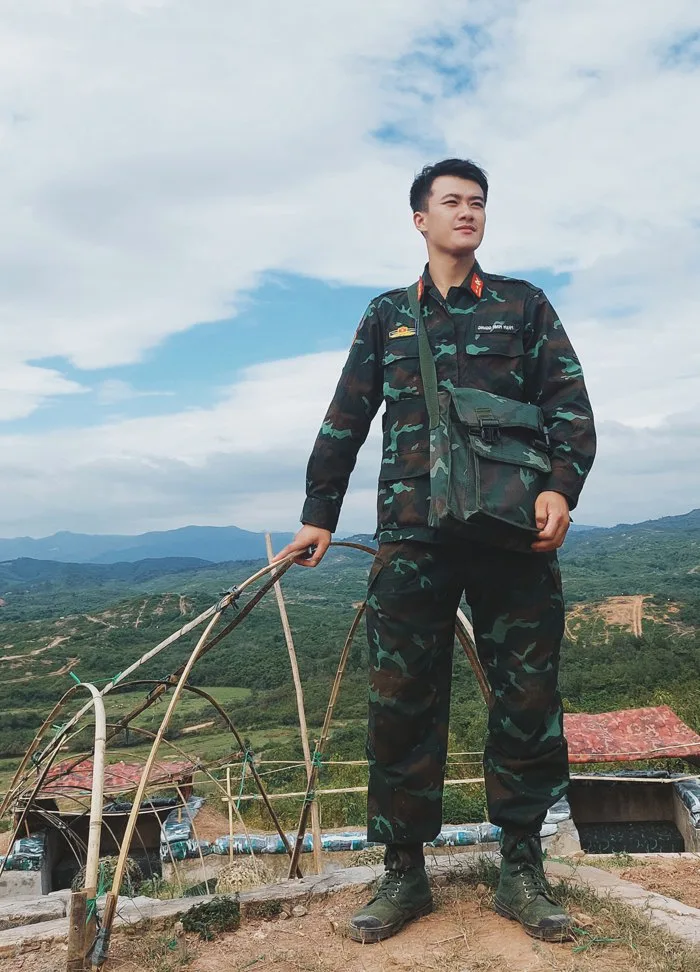 Chàng bộ đội điển trai gây sốt MXH sau lễ diễu binh: Mong tìm được bạn gái  thấu hiểu công việc của mình