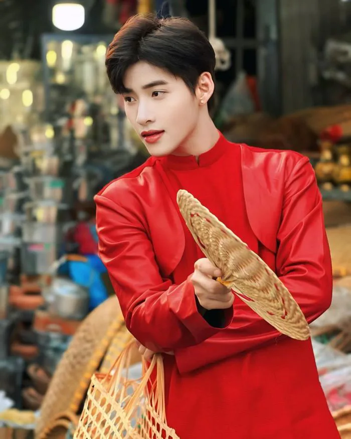 Nam ca sĩ đẹp trai, nhảy giỏi nhất Anh Trai Say Hi, gây phản cảm khi chụp  ảnh với fan nữ là ai?