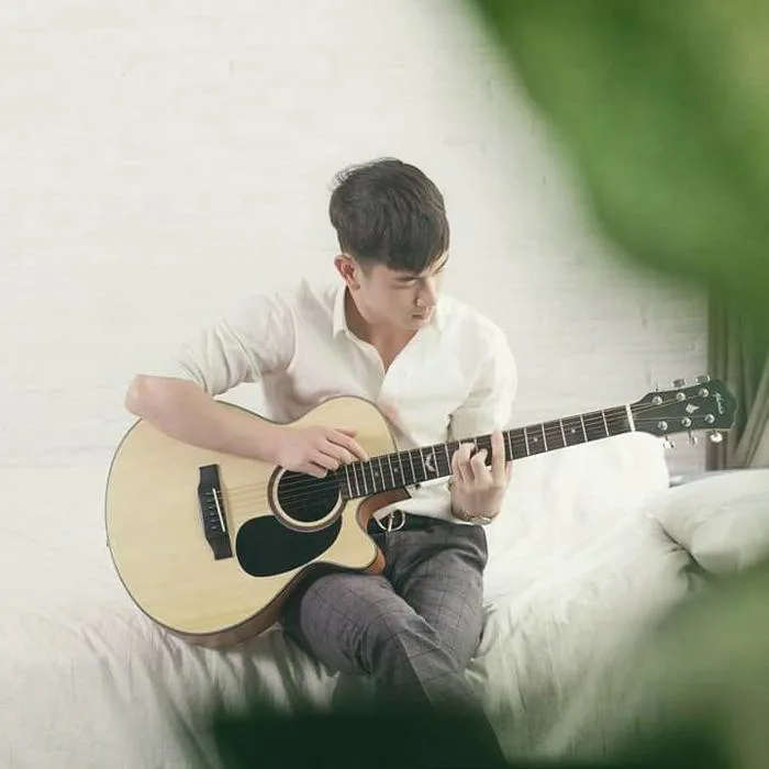 Tân thiếu úy mới tốt nghiệp Học viện Cảnh sát Nhân dân điển trai như Idol