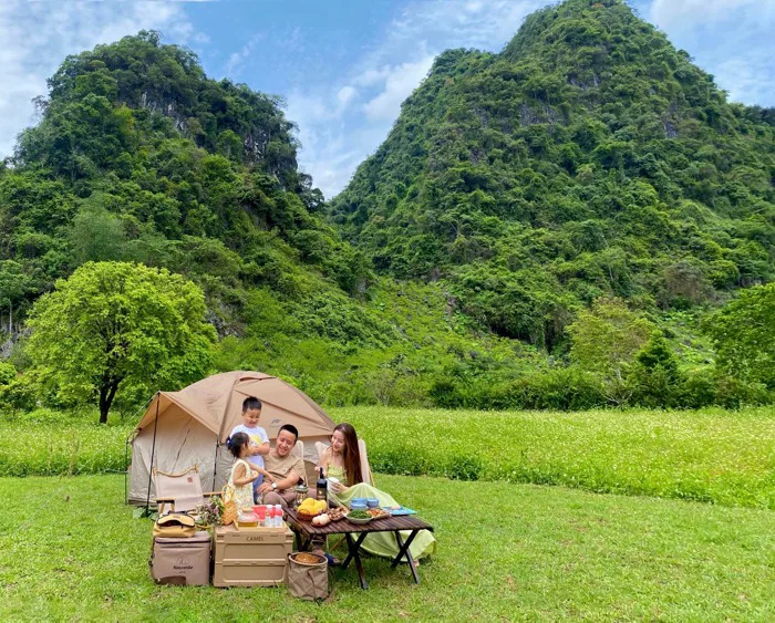 Gia đình Hà Nội mê cắm trại, nghiện ngủ rừng
