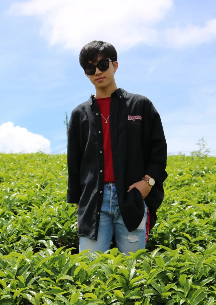 Nam sinh lớp 12 ở Bình Định được hội Ngắm trai đẹp khen hết lời, soi  profile càng ngưỡng mộ vì là dân Chuyên Anh