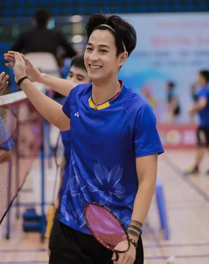 Mê mẩn ngoại hình cực phẩm hot boy cầu lông dự Sea Games 31