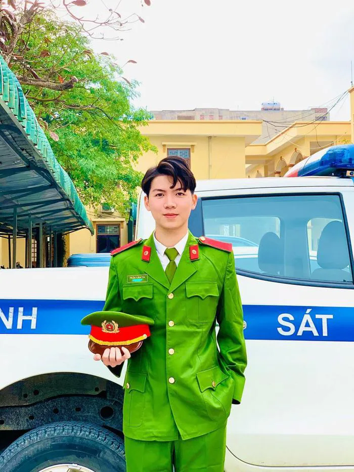 anh-trai-dep-cong-an-1