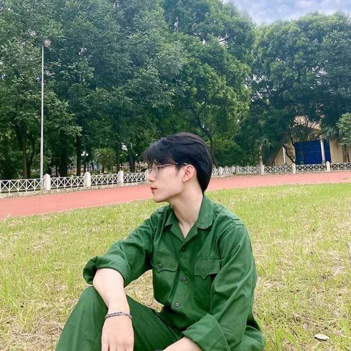 Những hot boy mặc đồ quân sự với gương mặt điển trai gây chú ý | Báo Dân trí