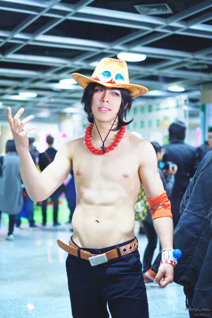 hình ảnh : Đàn ông, những người, con trai, Fujifilm, Chân dung, mô hình,  Quần áo, 2015, đối mặt, Cosplay, 35mm, Canton, Trang phục, Anime, hài hước,  Comiccon, Xf35mmf14r, Xpro1, Yaca, mạnh,