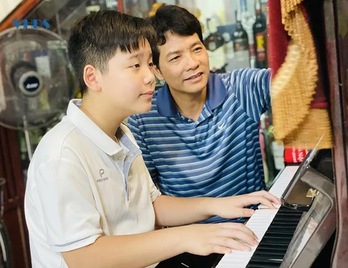 Cậu bé vàng” của piano xứ Thanh