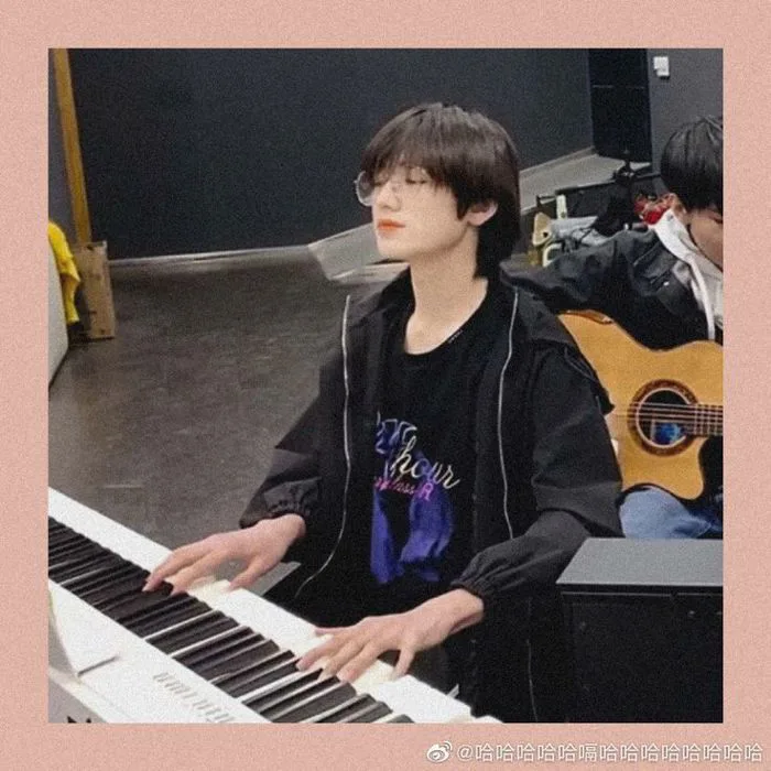 Khám phá 28 ý tưởng Đánh piano và âm nhạc | ý tưởng, hình ảnh, nghệ thuật  anime và các ý tưởng khác