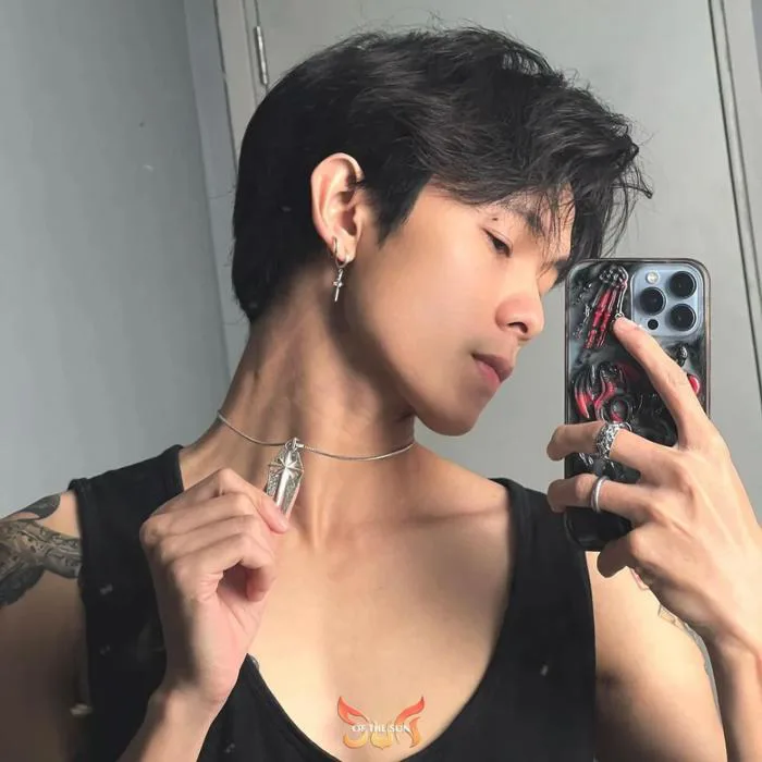 Ý nghĩa đeo bông tai nam? Nam giới nên đeo khuyên tai bên nào? Ý nghĩa đeo bông tai nam? Nam giới nên đeo khuyên tai bên nào?
