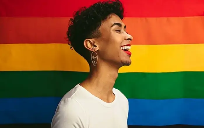 Đeo khuyên tai bên nào là LGBT? Ý nghĩa khi đeo khuyên tai Đeo khuyên tai bên nào là LGBT? Ý nghĩa khi đeo khuyên tai
