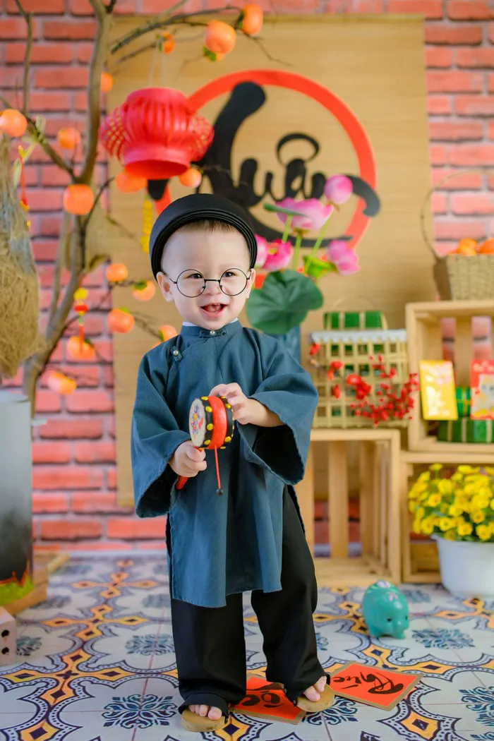Hóa thân thành ông đồ, bé trai chụp bộ ảnh Tết siêu dễ thương