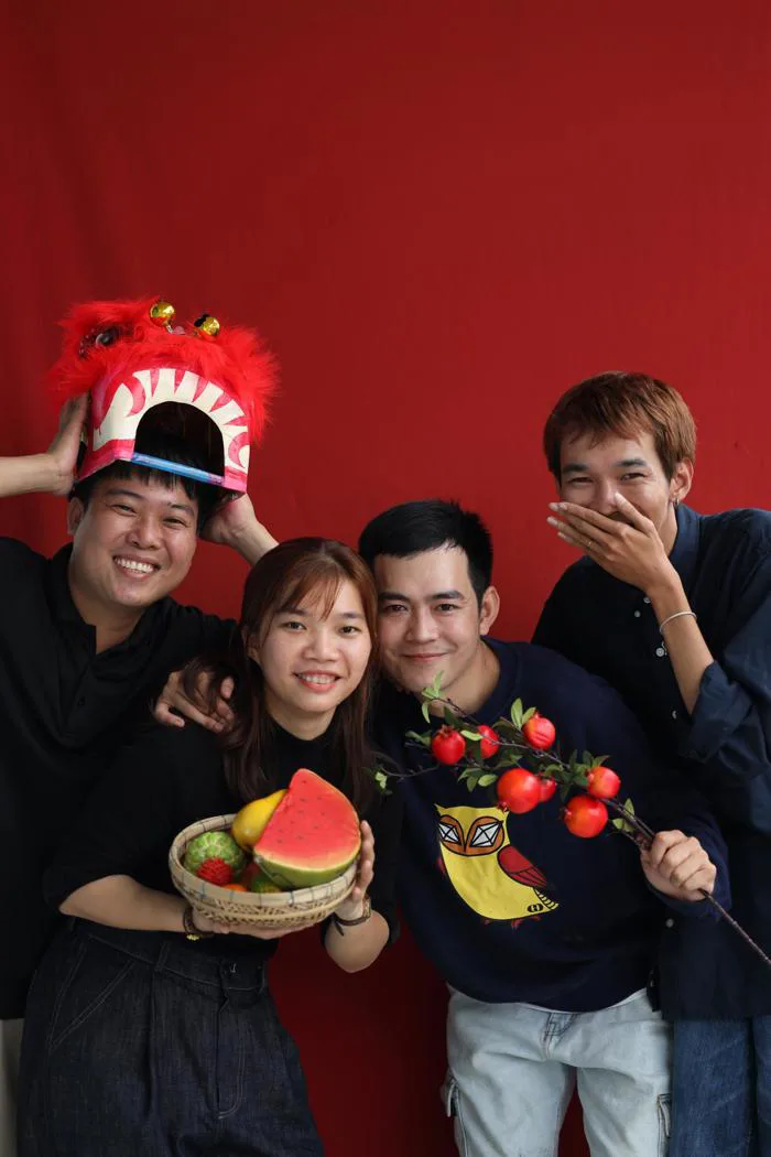 Chàng trai An Giang chụp bộ ảnh Tết ý nghĩa cho cụ già neo đơn, em nhỏ mồ  côi - Đài phát thanh và truyền hình Nghệ An