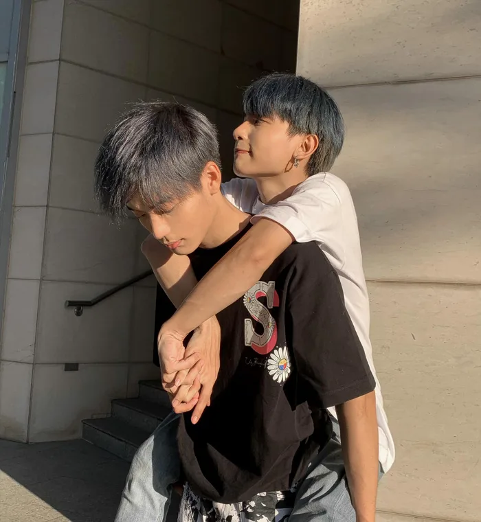 Đôi trai đẹp Sài Gòn nên duyên nhờ một cô gái: 