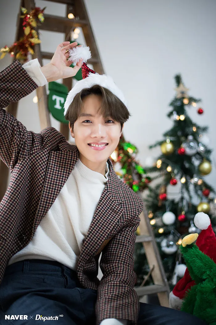 Dispatch tung bộ ảnh Giáng sinh 2019 đẹp nao lòng của BTS: 7 mẫu bạn trai  lý tưởng mà fan mơ ước!
