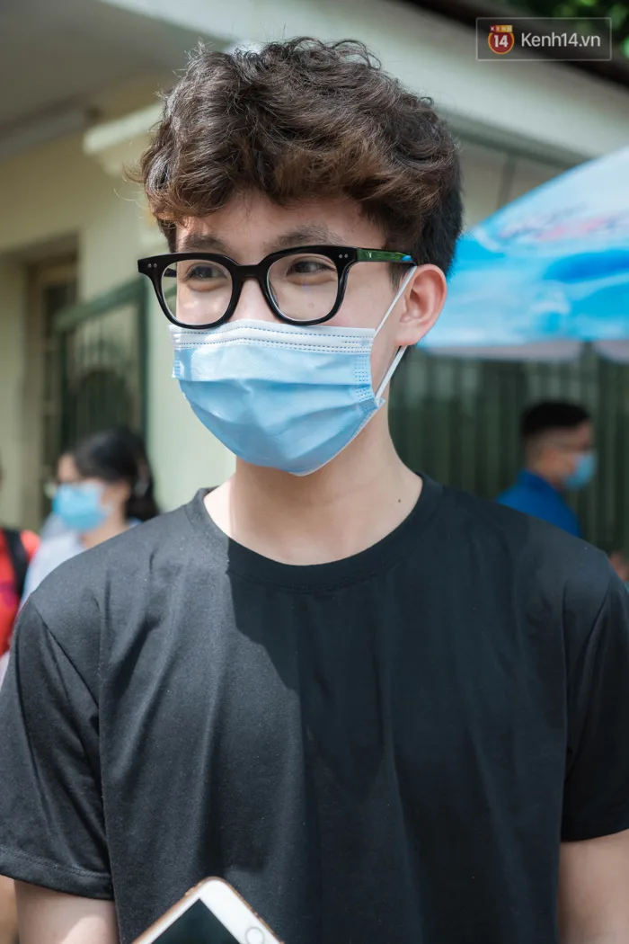 Vì thí sinh đeo khẩu trang nên đây là chùm ảnh những đôi mắt đẹp nhất mùa  thi tốt nghiệp 2020