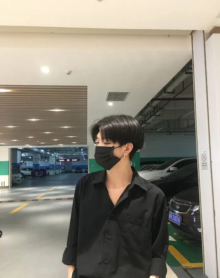 Hot boy khẩu trang