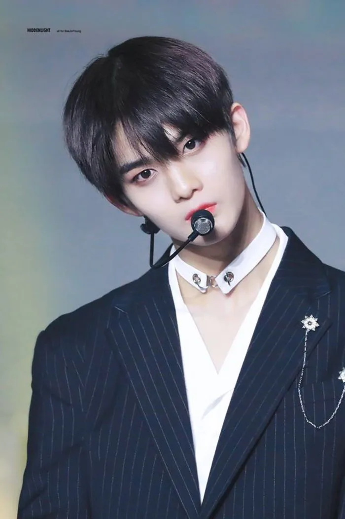 10 nam idol mặt đẹp đến mức được gọi là tượng tạc sống: Quá nhiều trai đẹp  SM, nhưng mỹ nam BTS ấn tượng nhất