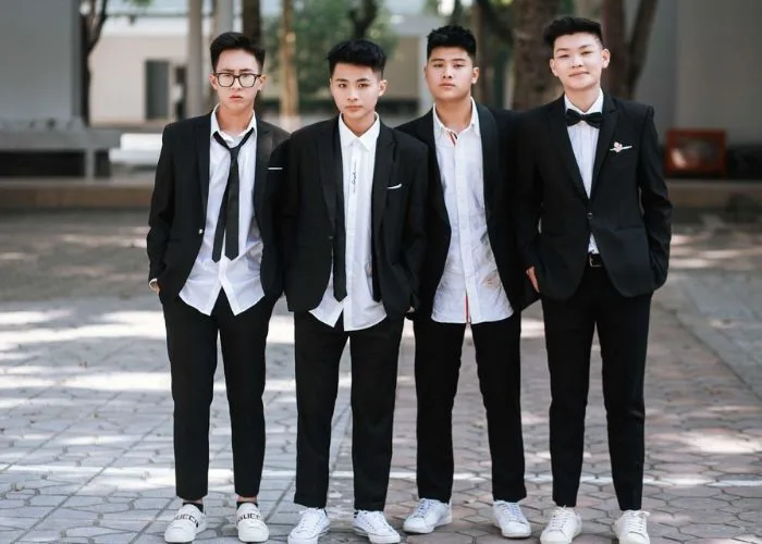 20+ Cách tạo dáng chụp ảnh kỷ yếu nam cực đẹp, hottrend hiện nay