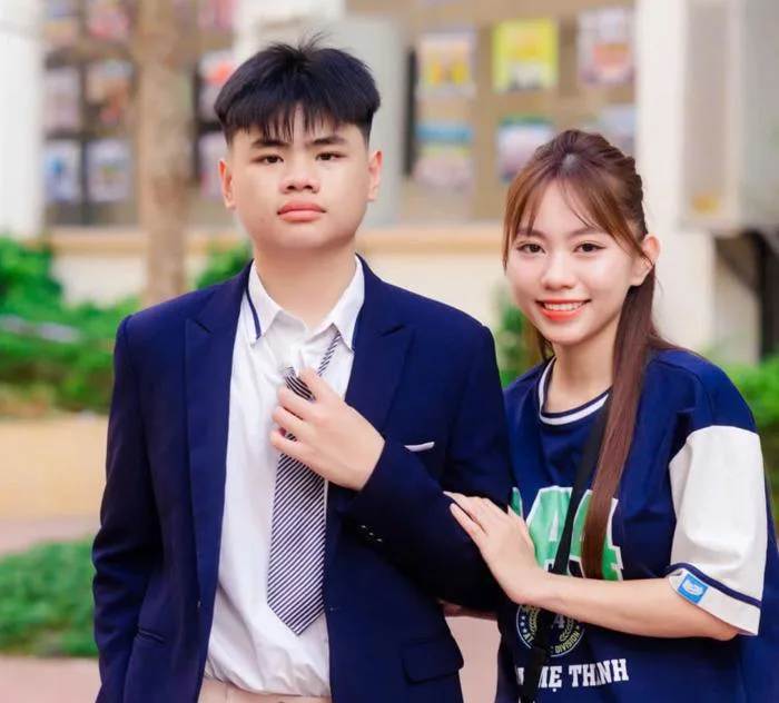 Mẹ 40 tuổi ở Hà Nội chụp ảnh cùng con trai gây sốt vì trẻ như bạn cùng lớp  | Báo Dân trí