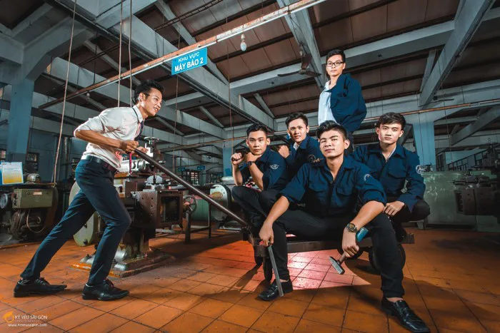 Bộ ảnh kỷ yếu của trai Kỹ thuật đẹp rụng rời khiến hàng nghìn nữ sinh chỉ  muốn xin info 'ngay tắp lự' - Saostar.vn