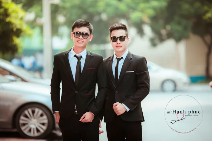 MÁCH BẠN} 7 TƯ THẾ “TẠO DÁNG CHỤP ẢNH KỶ YẾU NAM” HÓT HÒN HỌT