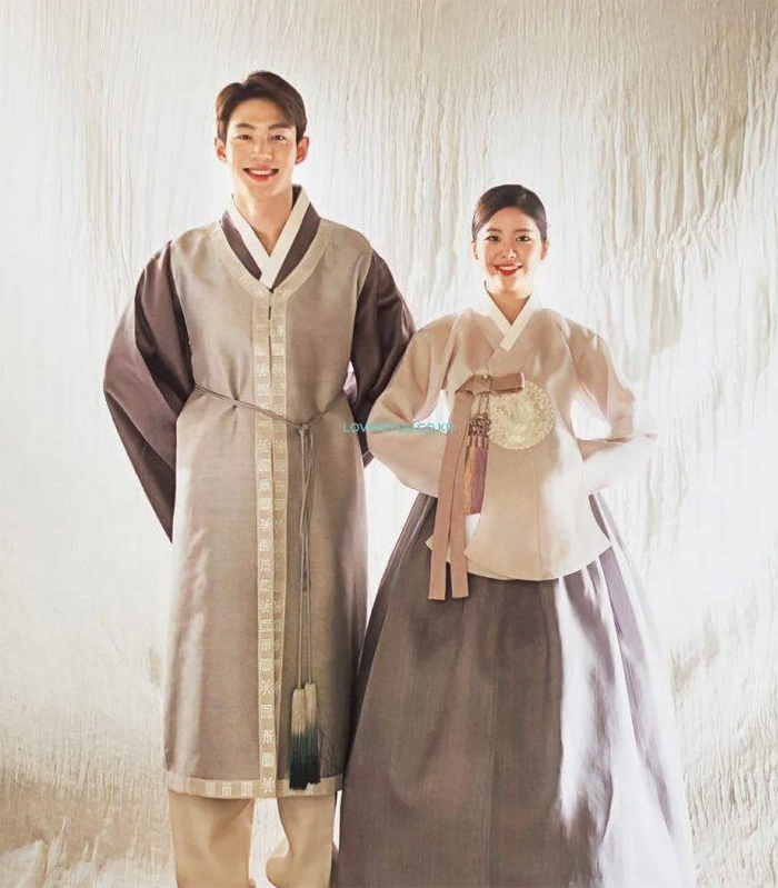 Cách Tạo Dáng Đẹp khi Chụp Ảnh Hanbok