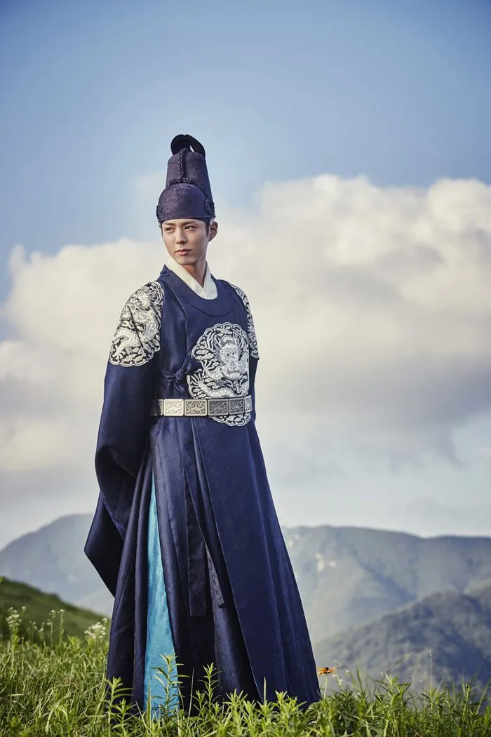 BXH nam ngôi sao mặc Hanbok đẹp nhất: Park Bo Gum - Kang Daniel (Wanna One)  bỏ xa Park Seo Joon và V (BTS) - Saostar.vn