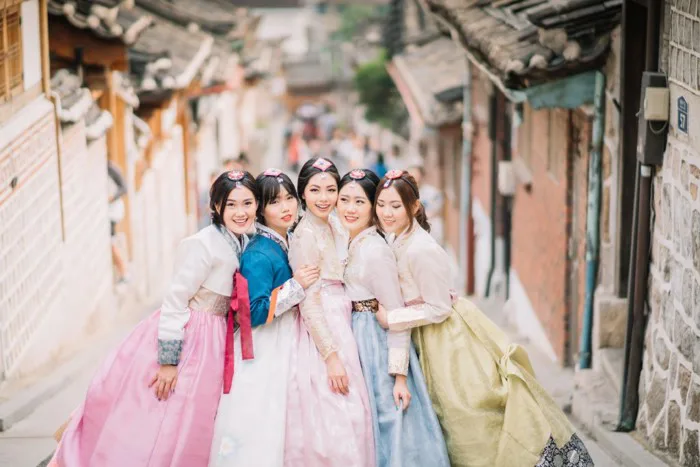 Kinh nghiệm thuê và trải nghiệm mặc Hanbok khi du lịch Hàn Quốc