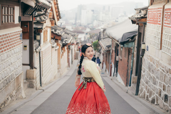 Kinh nghiệm du lịch Hàn Quốc trải nghiệm mặc Hanbok: Hành trình khám phá  Hoàng cung