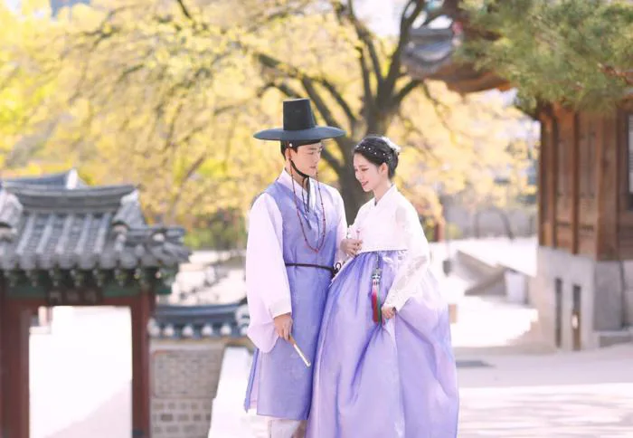 Kinh nghiệm du lịch Hàn Quốc trải nghiệm mặc Hanbok: Hành trình khám phá  Hoàng cung