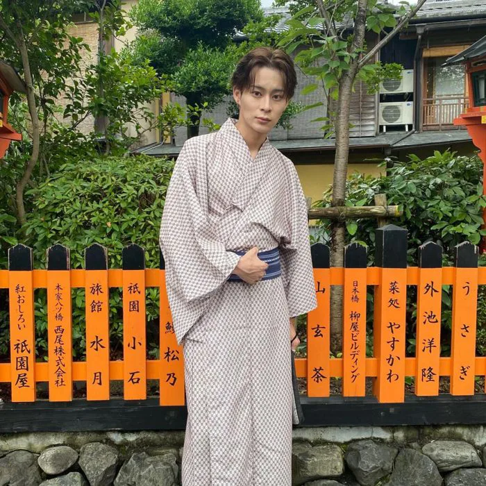 Nam] Cách mặc kimono phong cách hiện đại! Gợi ý phối đồ cho nam giới mới  bắt đầu vẫn có thể trông sành điệu | Thuê kimono ở Asakusa KanoWafuku