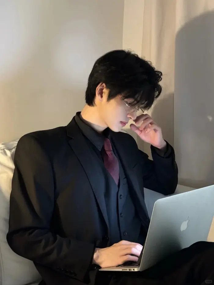 anh-trai-dep-mac-vest-1