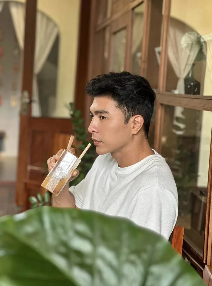 Mưa Đỏ: Thì ra đây là quá khứ của phản diện đẹp trai nhất màn ảnh