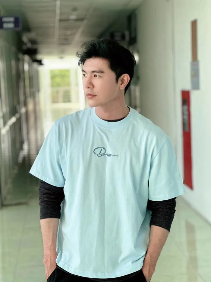 Mưa Đỏ: Thì ra đây là quá khứ của phản diện đẹp trai nhất màn ảnh