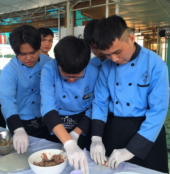 Hãy yêu một chàng trai biết nấu ăn