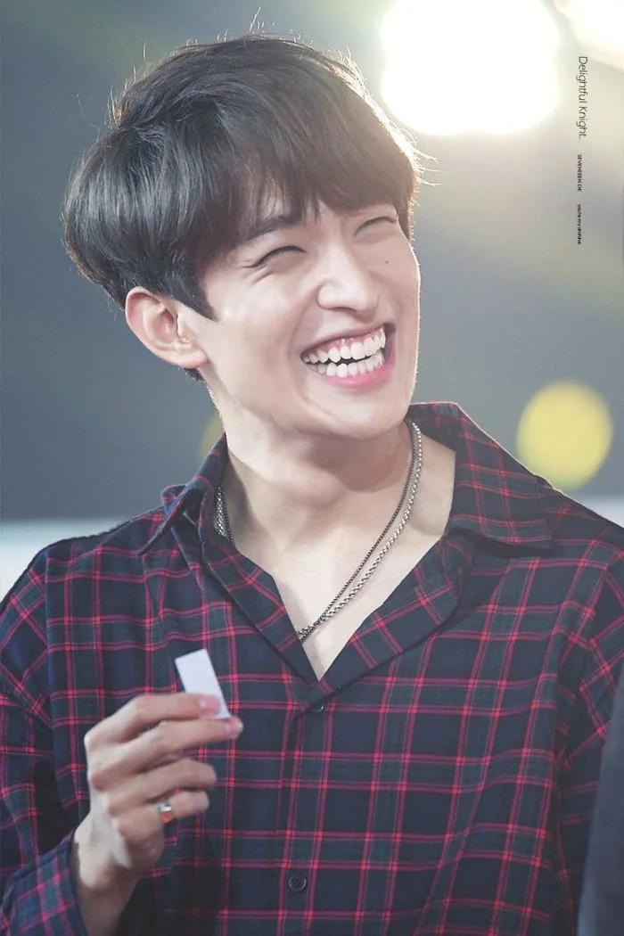 J-hope BTS lọt Top 7 nam thần có nụ cười 'tỏa nắng' nhất K-pop | Giải Cống  hiến