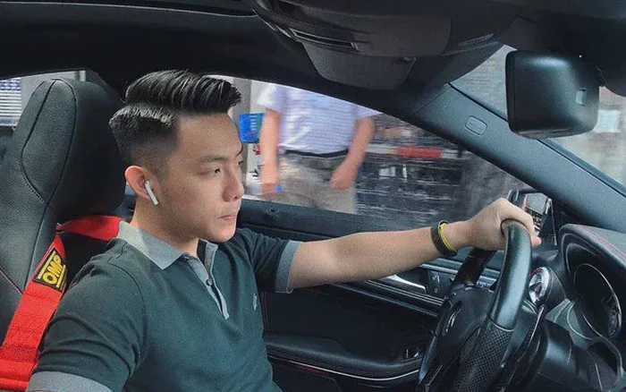 Bất ngờ trước gia thế khủng của chàng trai sở hữu dàn siêu xe trong show  “Rap Việt”