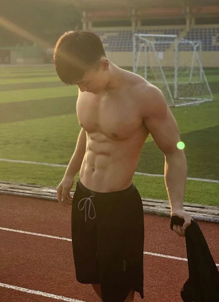 50+ ảnh trai đẹp 6 múi tập gym khoe cơ bụng sắc nét như tạc