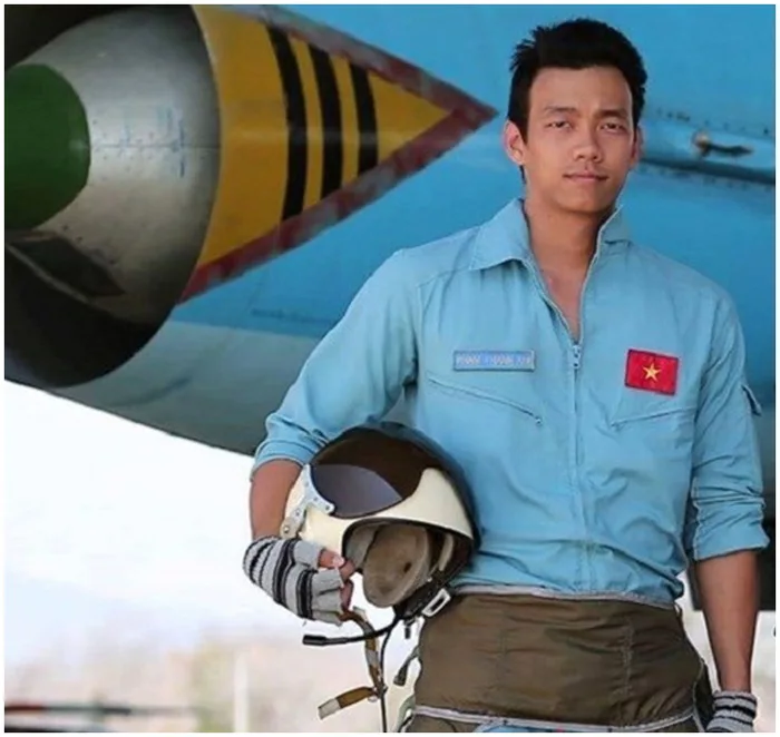 Những nam phi công 