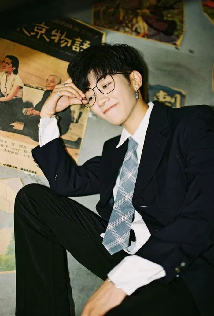 BST 99+ ảnh trai đẹp đeo kính nam tính, ấn tượng, cuốn hút