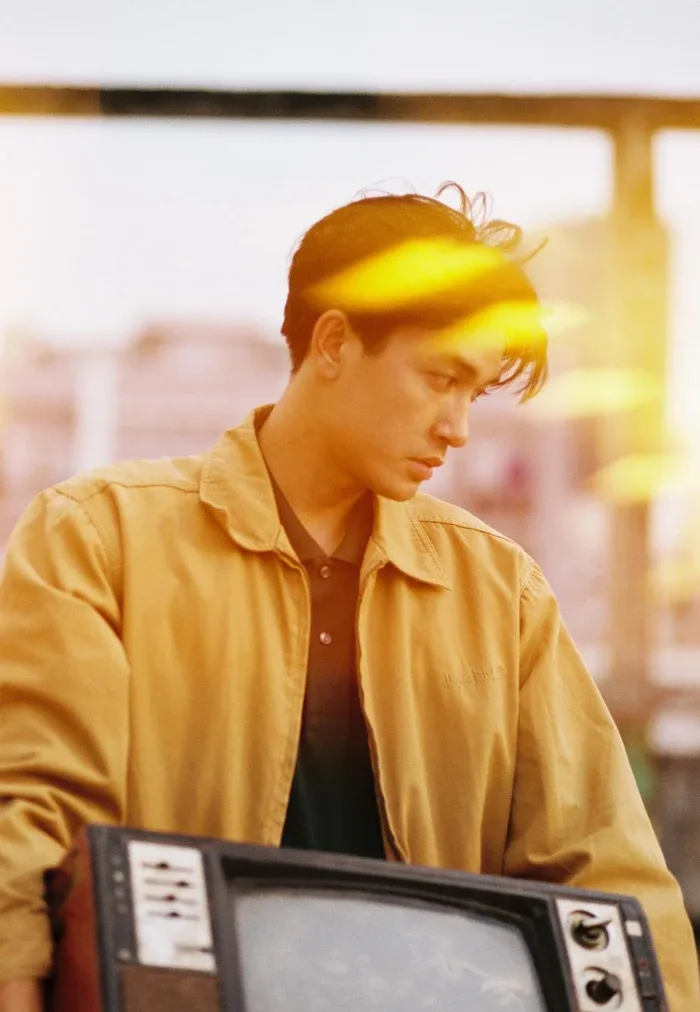 Trần Quang Đại cuốn hút với vẻ ngoài phong trần trong loạt ảnh mới -  Saostar.vn