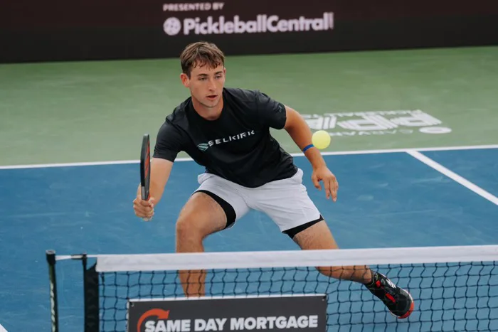 Chân dung ngôi sao pickleball Top 1 thế giới sang Việt Nam: Trai đẹp cao  1m86, mới 23 tuổi đã giành 11 chức vô địch