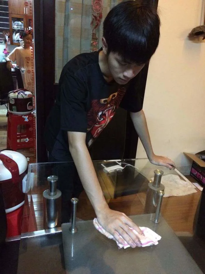 Hình ảnh rửa bát đáng yêu của quán quân Sing My Song