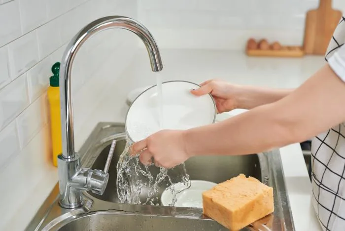 Rửa bát ngày Tết - nỗi ám ảnh của nhiều chị em - Báo VnExpress Đời sống